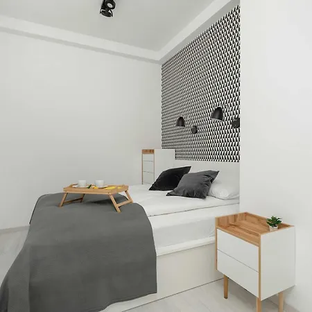 Piekny Z Ogrodkiem I Tarasem & Parking By Renters * Posen