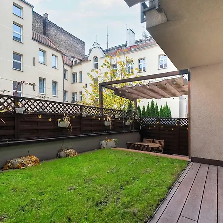 Piekny Z Ogrodkiem I Tarasem & Parking By Renters Apartment *