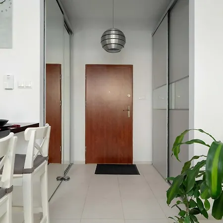 Apartment Piekny Z Ogrodkiem I Tarasem & Parking By Renters Poznan