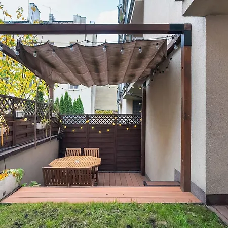Piekny Z Ogrodkiem I Tarasem & Parking By Renters Apartment Poznan