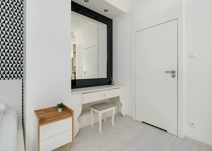 Apartment Piekny Z Ogrodkiem I Tarasem & Parking By Renters