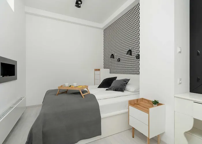 Piekny Z Ogrodkiem I Tarasem & Parking By Renters * Poznan