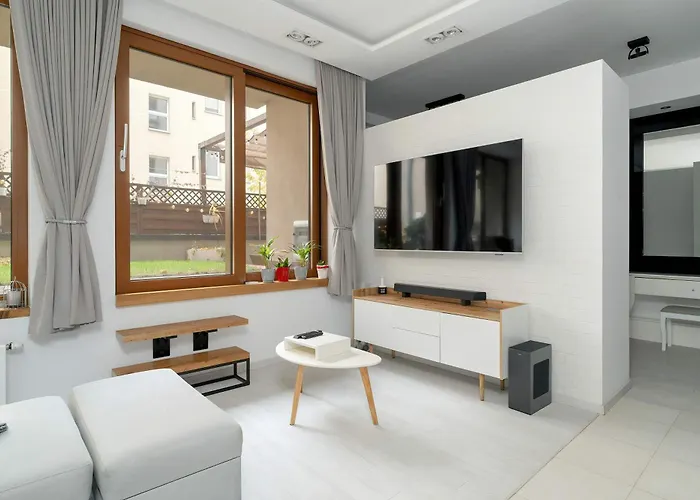 Piekny Z Ogrodkiem I Tarasem & Parking By Renters Apartment